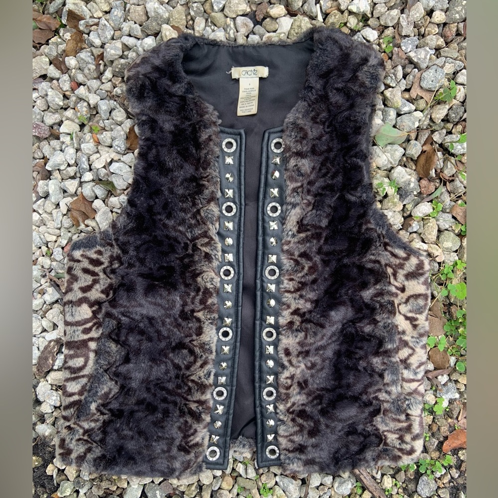 Small Cache faux fur vest